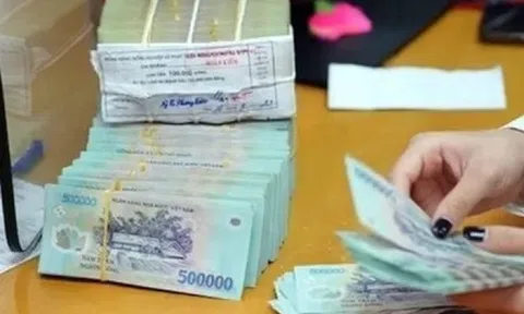 Hàng loạt chi nhánh ngân hàng, ATM tạm ngừng hoạt động vì ngập lụt