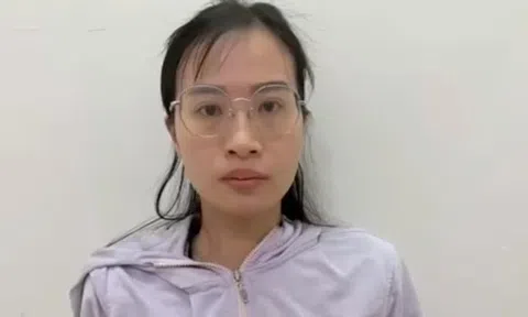 TPHCM: Tạm giữ người nhặt được thẻ tín dụng rồi lấy đi mua điện thoại