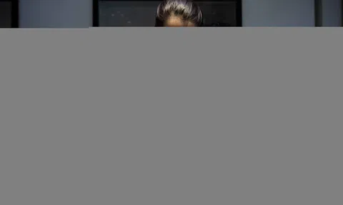 Vì sao giá bạc tăng 'dựng đứng'?