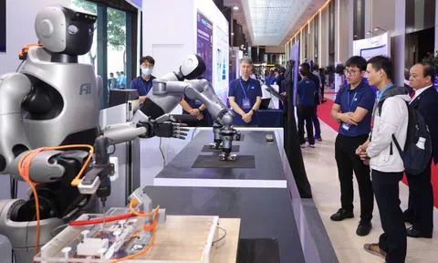 Loạt công nghệ tương lai xuất hiện tại Diễn đàn Kinh tế mùa Thu 2025, nhiều người trầm trồ