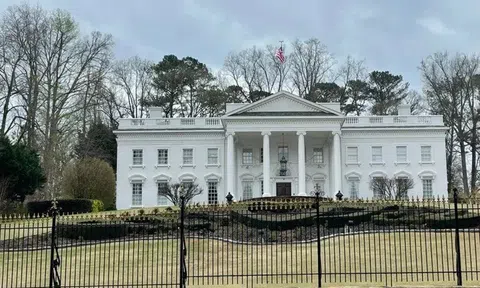 Gia đình gốc Việt rao bán 'bản sao' Nhà Trắng giá 35 triệu USD