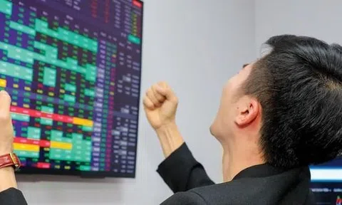 Hôm nay, 3 công ty tỷ USD trên sàn chứng khoán vừa được một thế lực tung hàng trăm tỷ "gom" ồ ạt