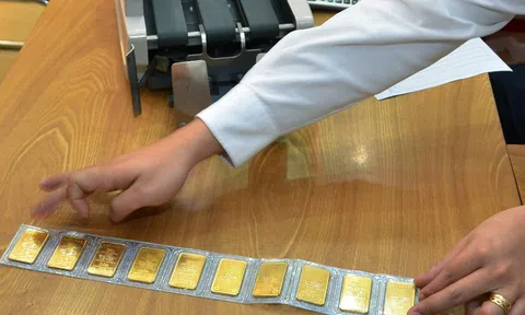 Giá vàng hôm nay 5-12: Bật tăng mạnh trở lại
