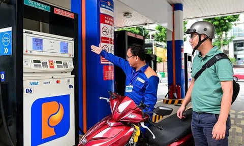 Giá xăng dầu giảm mạnh