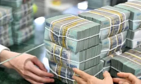 Ngân hàng đồng loạt tăng lãi suất giữa cao điểm sản xuất cuối năm