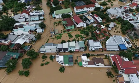 Bộ Xây dựng nói về việc xây nhà chống bão lũ cho người dân