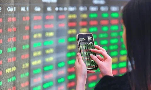 Lãi suất tăng cao tác động thế nào tới thị trường chứng khoán?