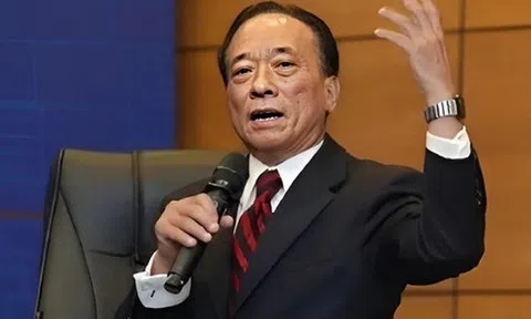 Ngân hàng ồ ạt tăng lãi suất tiết kiệm, TS. Nguyễn Trí Hiếu nhận định: “Nhiều nhà băng đang rất cần vốn”