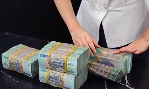 Lãi suất tiết kiệm ngắn hạn lên kịch trần tại nhiều ngân hàng