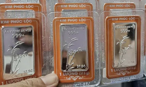 Giá bạc hôm nay 12-12: Tiếp tục lập kỷ lục mới