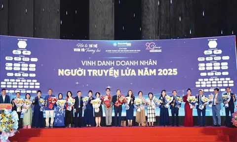 “Người truyền lửa”: Lan tỏa tri thức, gìn giữ niềm tin