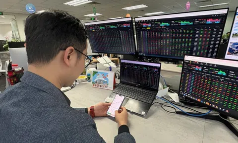 Chứng khoán giảm sâu không lý do rõ rệt