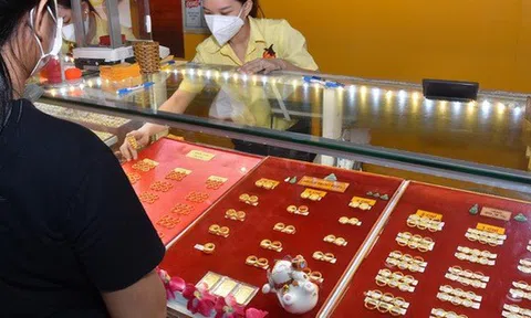 Sáng 15/12, giá vàng tăng 500.000 đồng/lượng