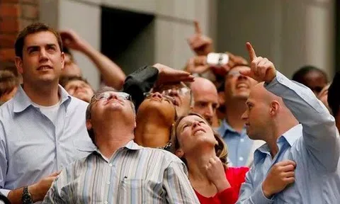 Cổ phiếu nhà sản xuất phốt pho vàng lớn nhất Việt Nam "nằm sàn" với thanh khoản cao kỷ lục, gần 4% công ty "đổi chủ"