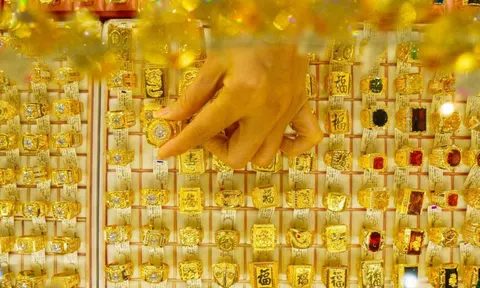 Giá vàng hôm nay 11/12: Tiếp tục tăng vượt mốc 155 triệu đồng/lượng