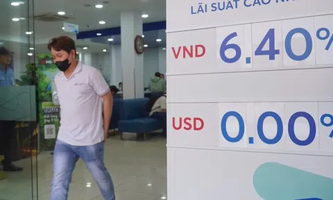 Ngân hàng dốc sức huy động tiền gửi