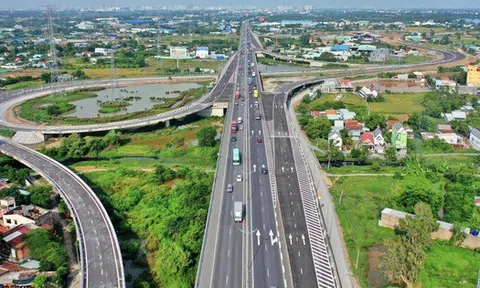 Loạt hạ tầng nghìn tỷ vành đai, cao tốc... đổ bộ, thị trường bất động sản khu vực phía Tây TP.HCM rục rịch theo