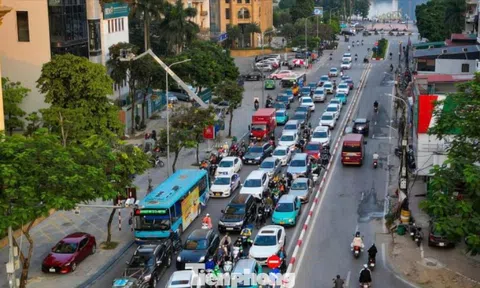 Cận cảnh đường Nguyễn Hoàng Tôn nối Vành đai 3 trước thời điểm mở rộng