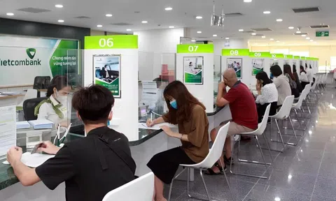 Từ 1/1/2026, Vietcombank, VietinBank, Agribank, BIDV... ngừng chấp nhận loại giấy tờ này, ai chưa cập nhật bị ngừng giao dịch rút tiền/ chuyển tiền