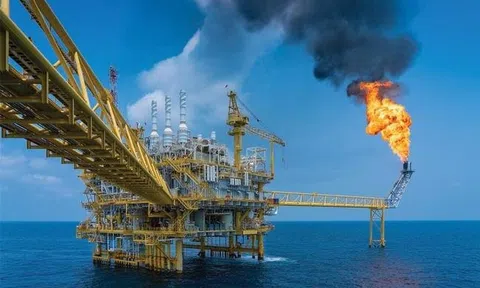 Một "đại gia" dầu khí ước doanh thu 2025 cao kỷ lục