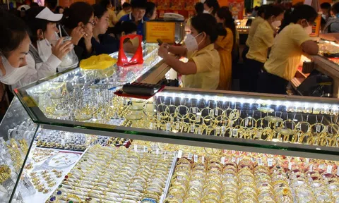 Giá vàng hôm nay 24-12: Tiếp tục đà tăng