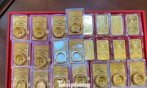 Năm biến động của giá vàng: Kẻ cười, người khóc