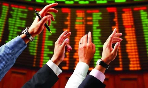 Tự doanh CTCK "xuống tiền" mua mạnh trong phiên cuối năm, tung gần 300 tỷ gom một cổ phiếu ngân hàng