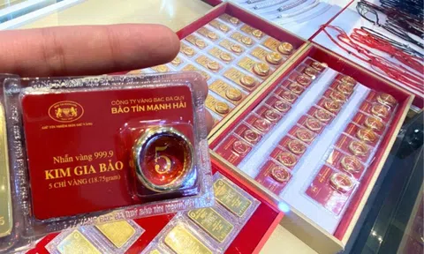 Cuối ngày 31/12: Giá vàng SJC, vàng nhẫn tiếp tục giảm tới 2 triệu đồng mỗi lượng