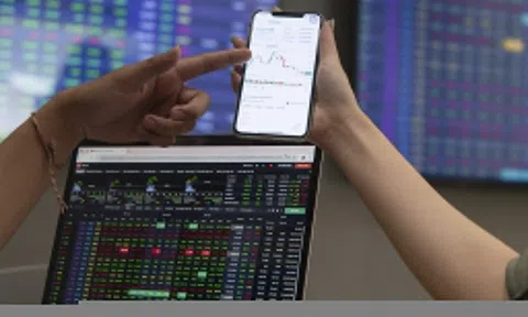 2 siêu cổ phiếu giúp 'nhân 8-9 lần tài sản' năm 2025