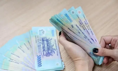 Bộ Nội vụ thông tin về tiền lương, phụ cấp với cán bộ, công chức