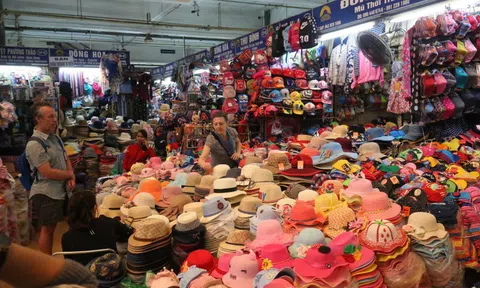 Chủ hộ kinh doanh có thể bố trí cha mẹ, anh chị em ruột làm kế toán