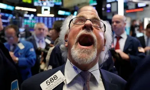 Phiên 7/1: Một cổ phiếu ngân hàng bị khối ngoại "xả" đột biến hơn nghìn tỷ đồng