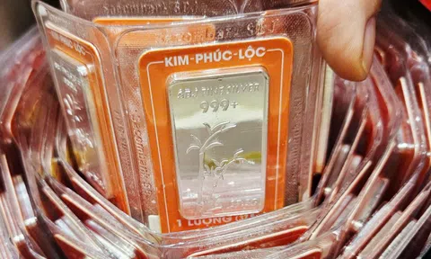 Giá bạc hôm nay 9-1: Tiếp tục giảm mạnh