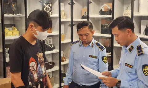 Hàng giả "phù phép" thành Dior, Gucci lên kệ thời trang mùa cận Tết