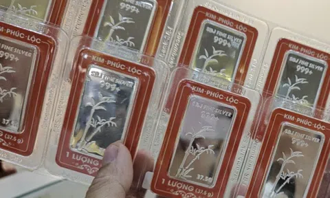 Giá bạc hôm nay 15-1: Rung lắc dữ dội ở vùng đỉnh lịch sử