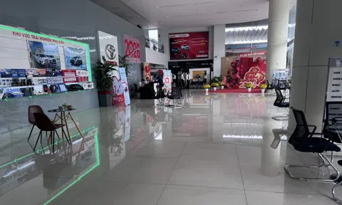Nhiều đại lý Toyota, Mitsubishi thiếu ô tô bán dịp Tết, điều gì đang xảy ra?