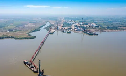 Đại công trường thi công cầu Thượng Cát hơn 7.300 tỷ đồng