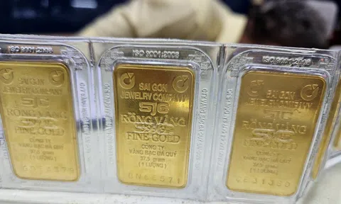 Giá vàng hôm nay 26-1: Vừa mở cửa giao dịch đã tăng đến mức khó tin