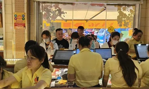 Giá vàng, bạc "nóng bỏng tay"