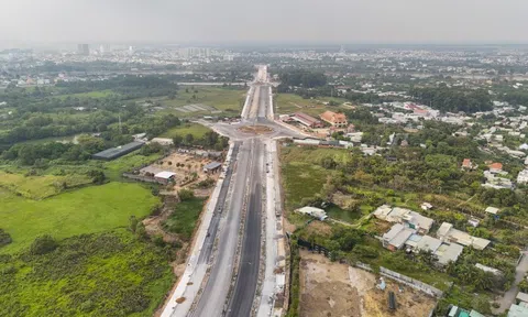 Đường nghìn tỷ qua 'siêu phường' đông dân nhất Đồng Nai sắp thông xe