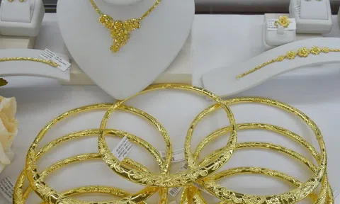 Giá vàng hôm nay 28-1: Giá vàng thế giới tăng hơn 170 USD