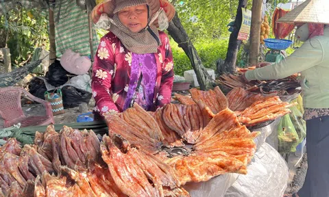 Nhộn nhịp sản xuất - kinh doanh đặc sản Tết