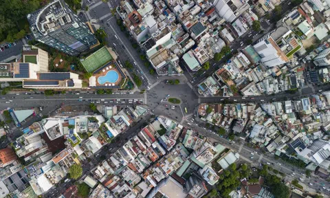 Ai đang 'thâu tóm' các mặt bằng đắc địa TP.HCM?