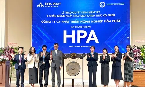 Tỉ phú thép Trần Đình Long: “Trở lại HoSE sau 19 năm, tôi rất xúc động”