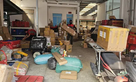 Thấp thỏm mua - bán hàng online dịp Tết