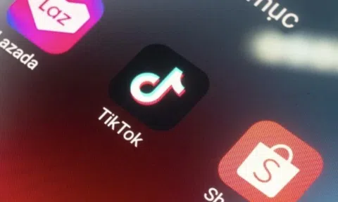 Một năm tăng phí liên tục, giá hàng trên sàn “đội” thêm 33%