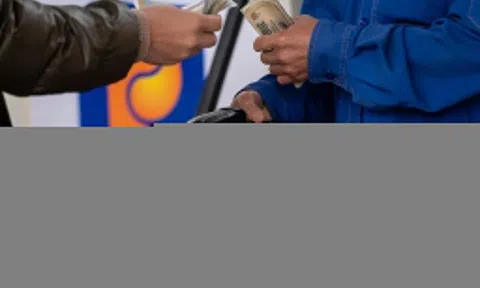 Giá xăng tăng vượt 19.000 đồng/lít