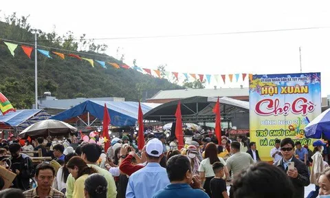 “Độc lạ” chợ Gò - mỗi năm chỉ họp lần duy nhất vào mùng 1 Tết