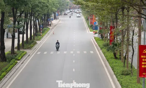 Hà Nội mùng 1 Tết: Khi 'điểm đen' ùn tắc hóa đường rộng thênh thang