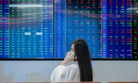 Tiền vào chứng khoán 'nghỉ Tết sớm'